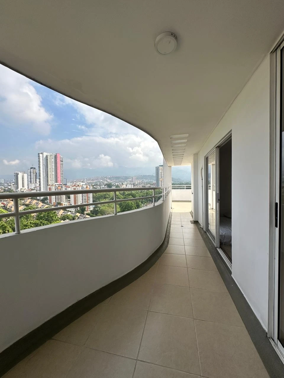 Venta Penthouse, Condominio Mediterrane, Santorini - Floridablanca - Imagen 4