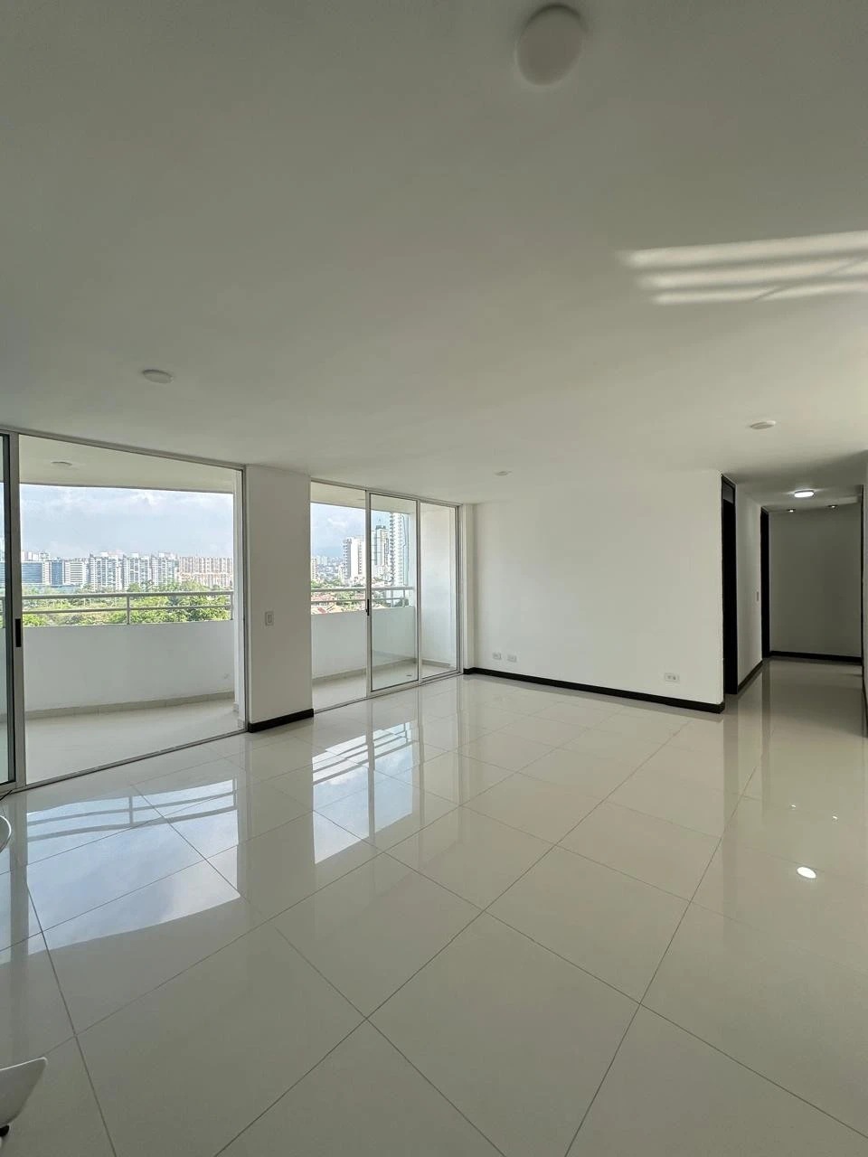 Venta Penthouse, Condominio Mediterrane, Santorini - Floridablanca - Imagen 2