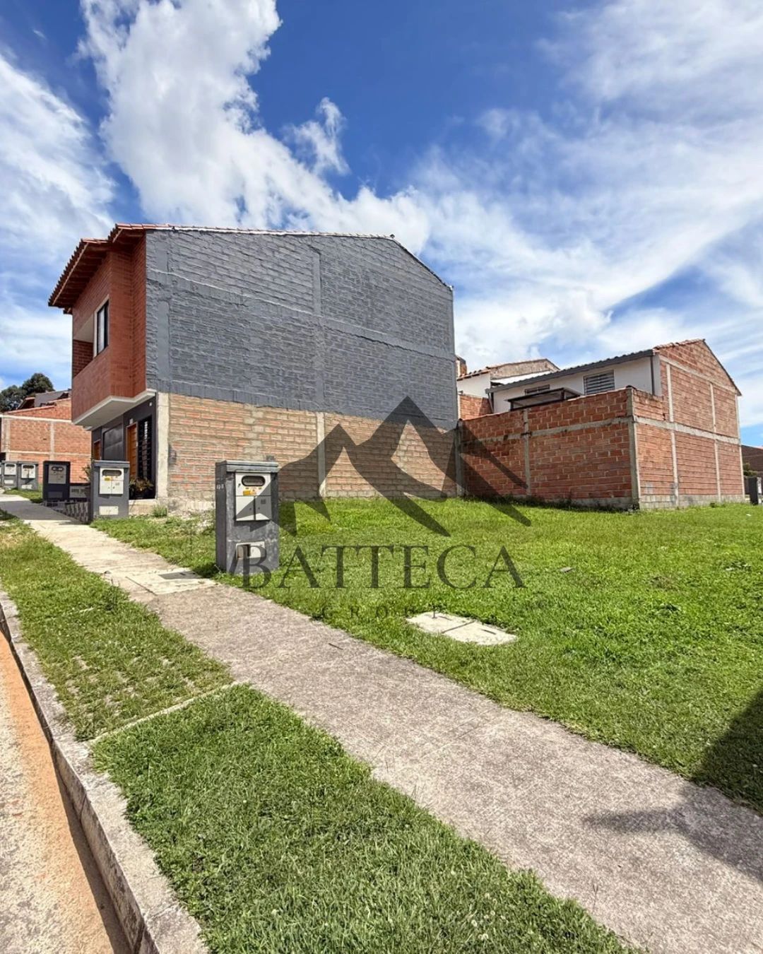 Lote bifamiliar medianero  - Imagen 4