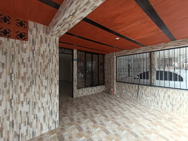 Casa de tres pisos en alquiler ciudad del campo