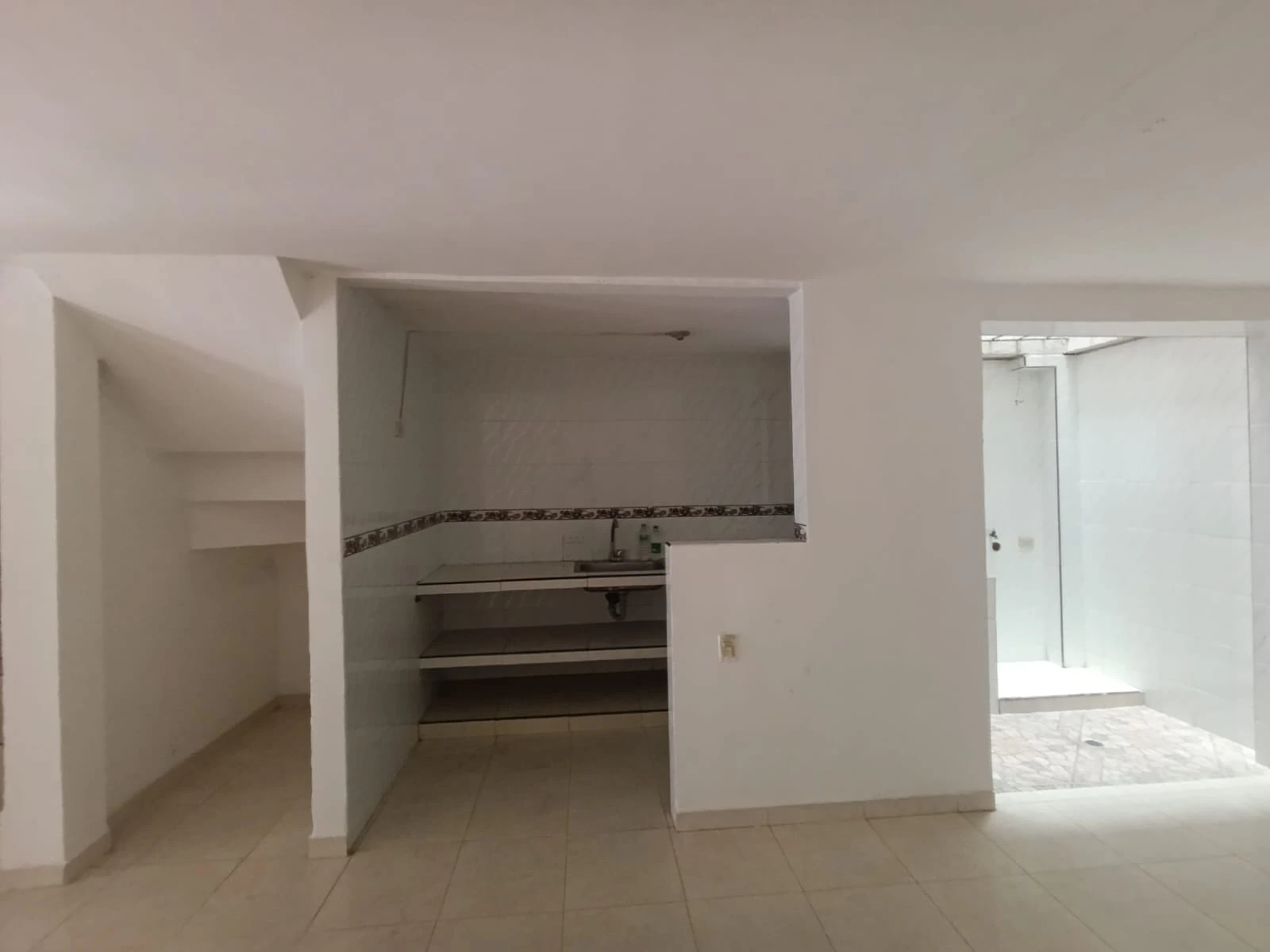 Casa de tres pisos en alquiler ciudad del campo - Imagen 4