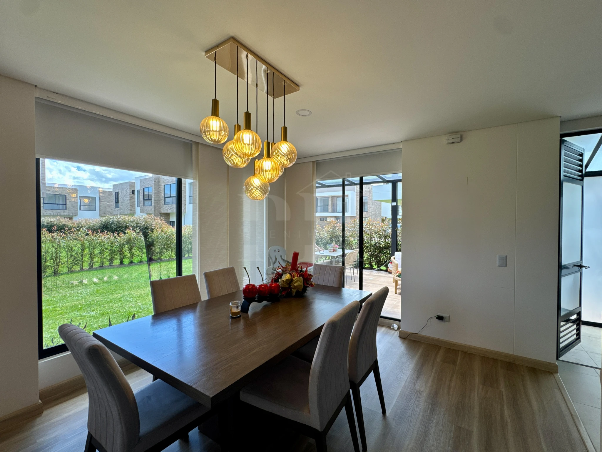 Vendo espectacular casa con terraza en Chía  - Imagen 3