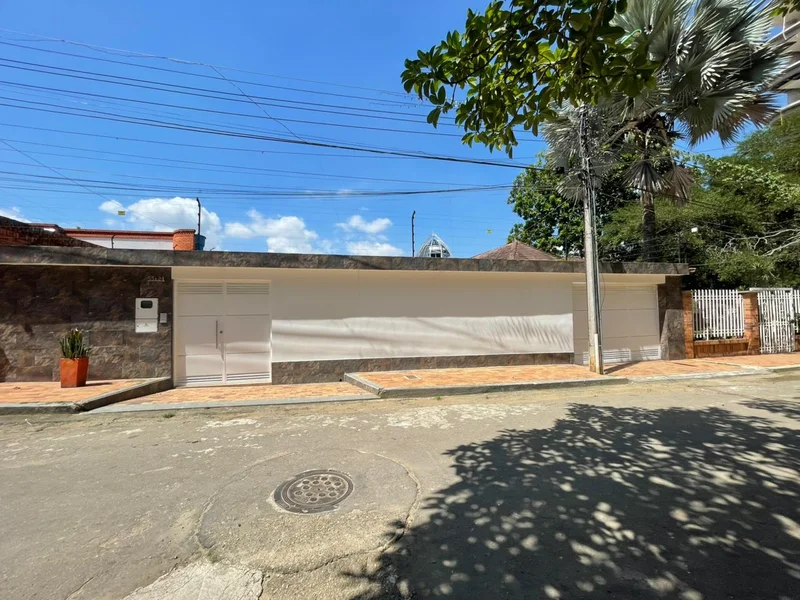Venta Casa Independiente Comercial o Vivienda - Altos de Pan de Azúcar, Bucaramanga