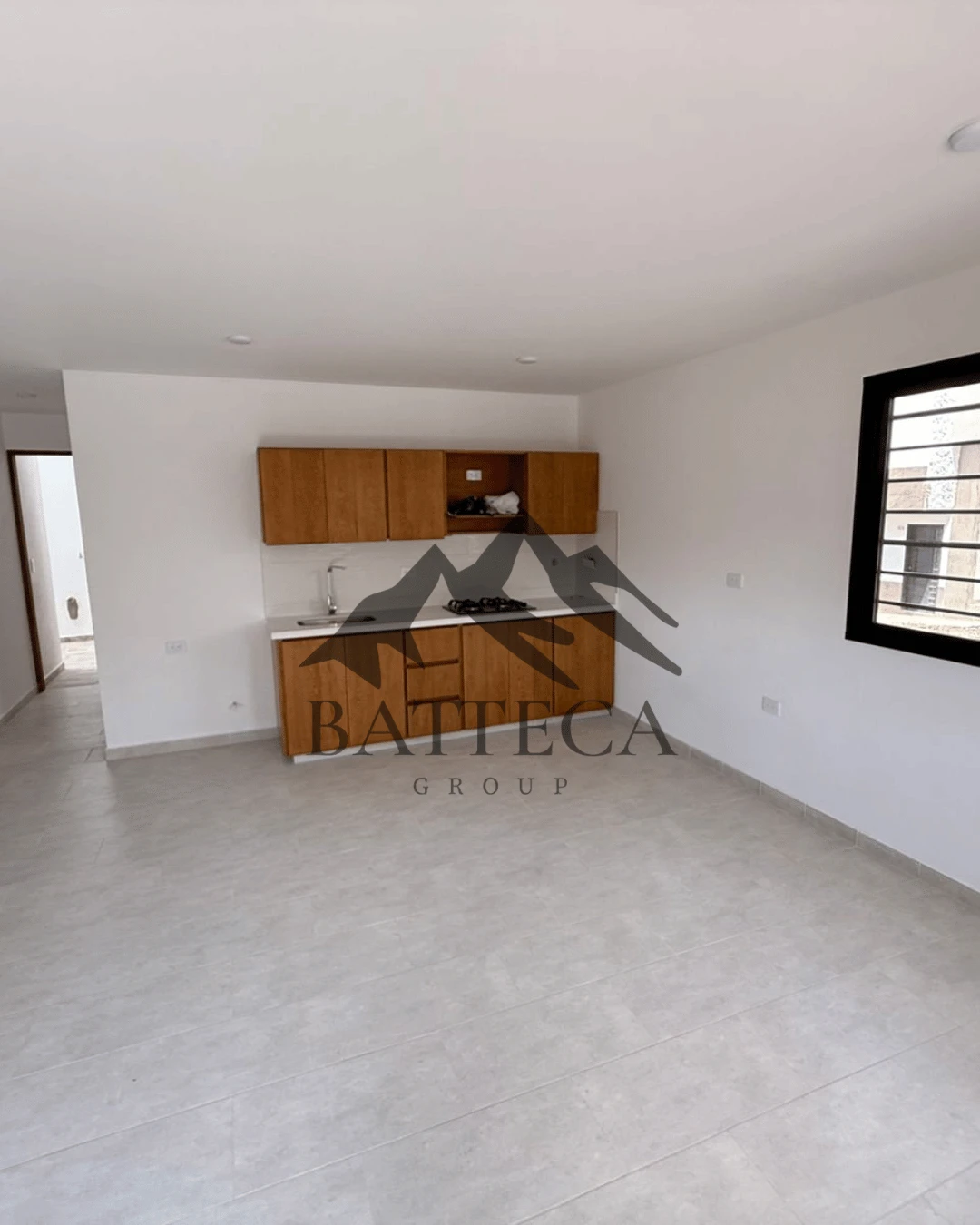 Primer piso esquinero en venta - Imagen 2