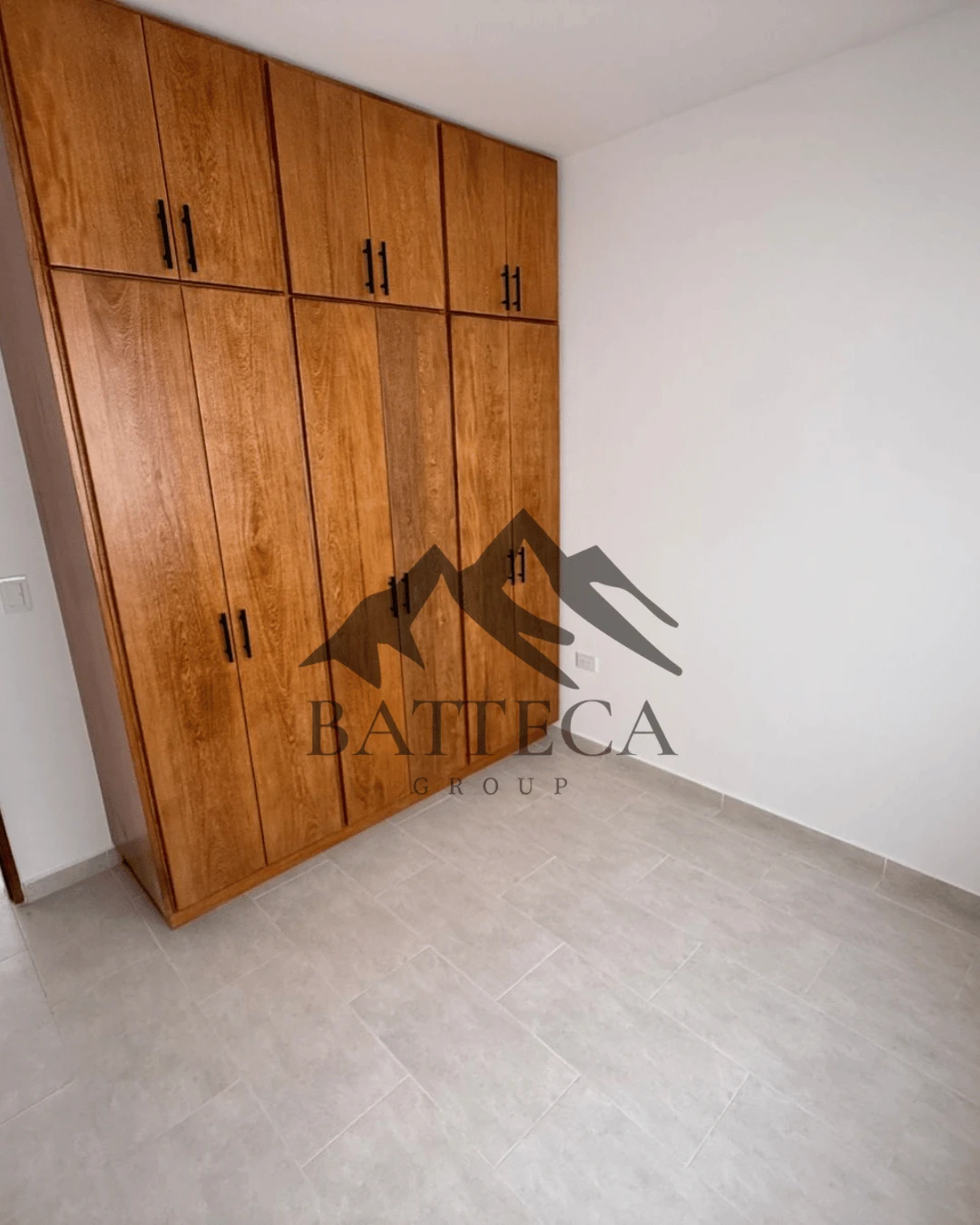 Segundo piso esquinero + mansarda en venta - Imagen 9