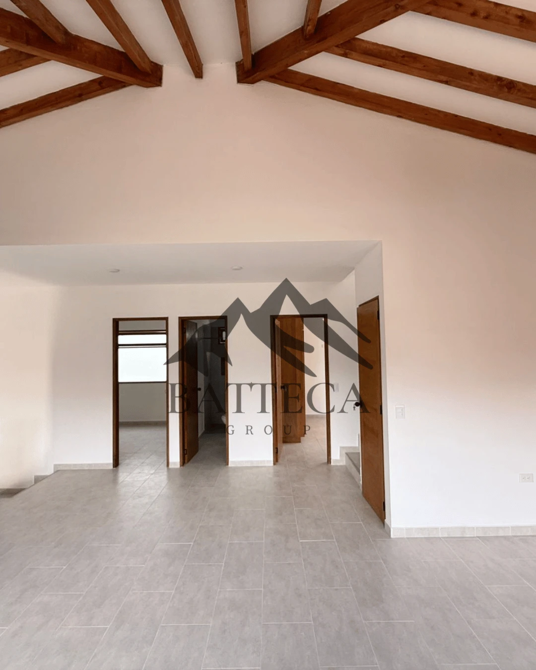 Segundo piso esquinero + mansarda en venta - Imagen 7