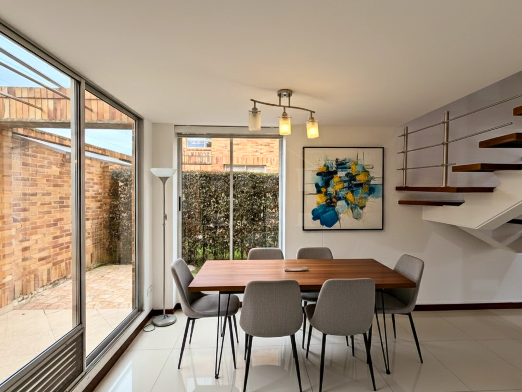 Vendo casa de tres niveles en Pinares Chía - Imagen 2