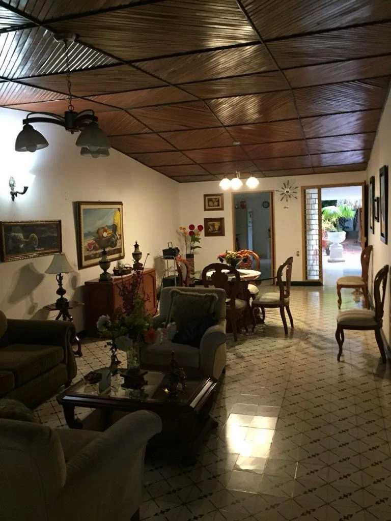 Casa amplia en venta en El Jardín – Santa Marta | 334 m² - Imagen 2