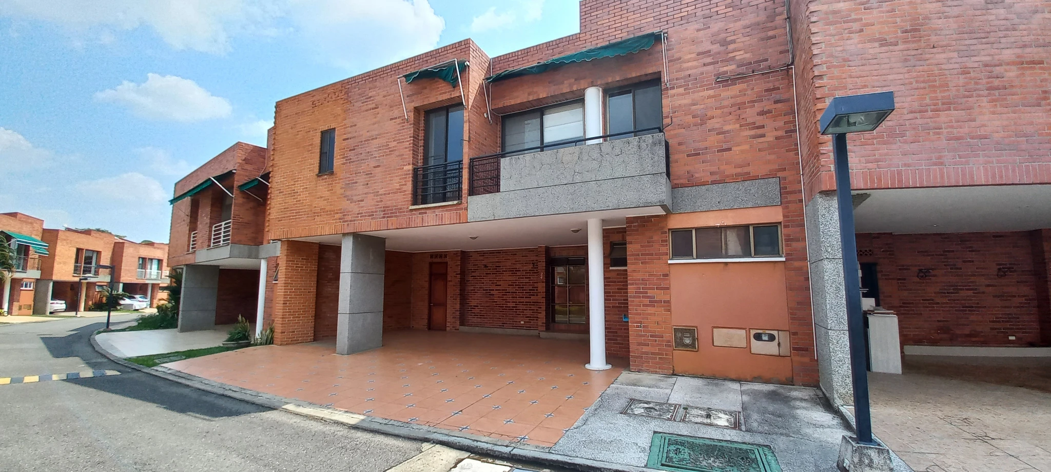 ALQUILER HERMOSA CASA EN CIUDAD JARDIN