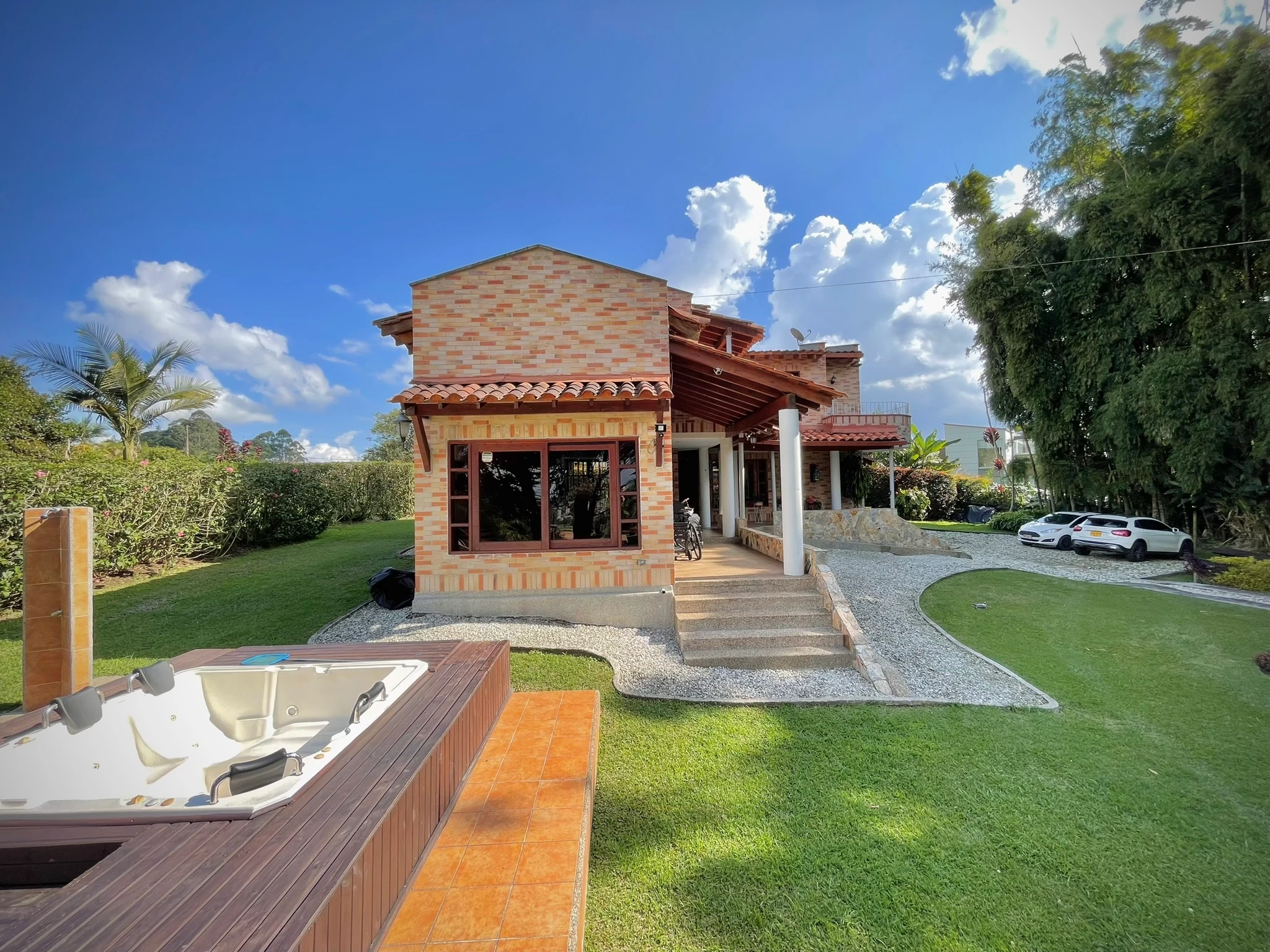 CASA CAMPESTRE EN LLANOGRANDE