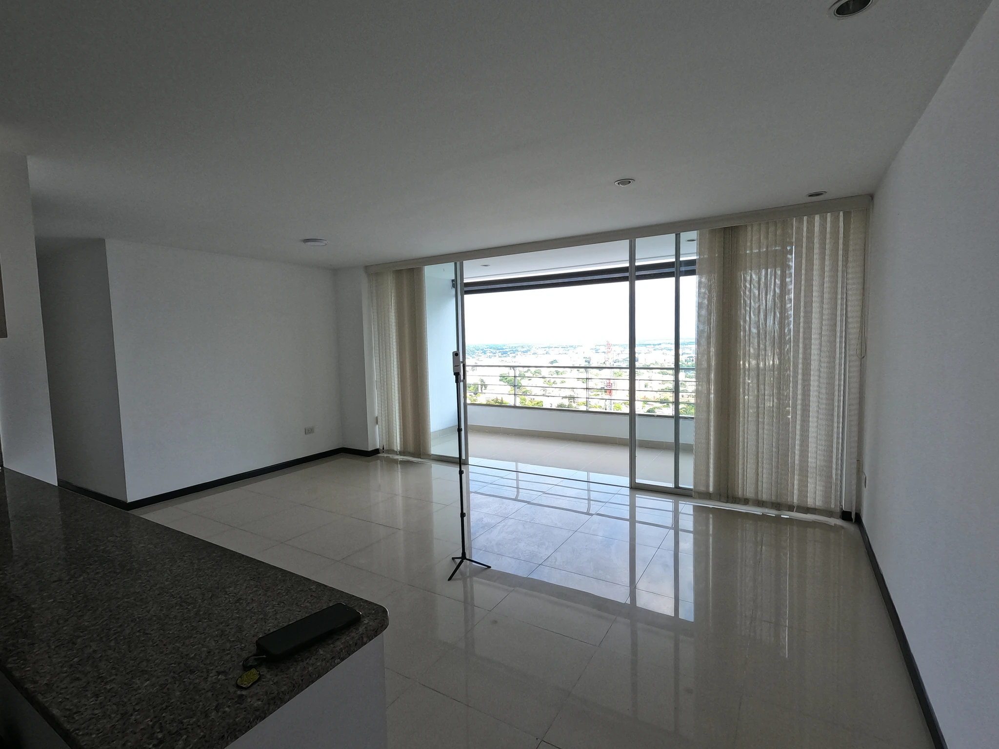 ALQUILER HERMOSO APARTAMENTO CERRO CRISTALES