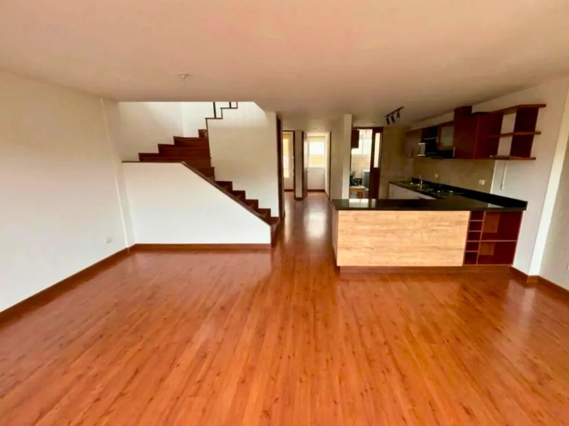 Vendo o arriendo casa tres niveles en Chía 