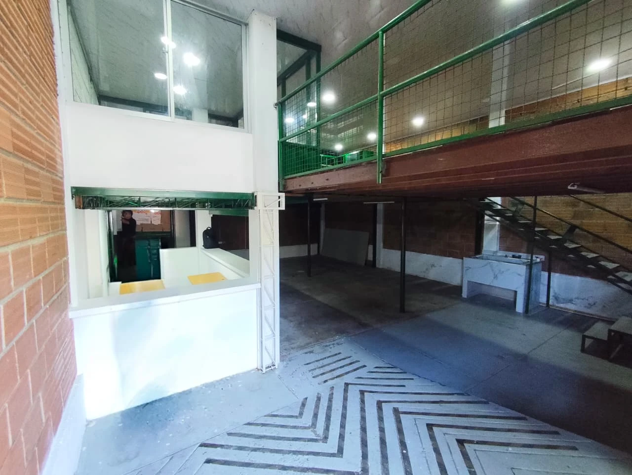 Bodega en renta sector Belmonte Pereira Casaki
