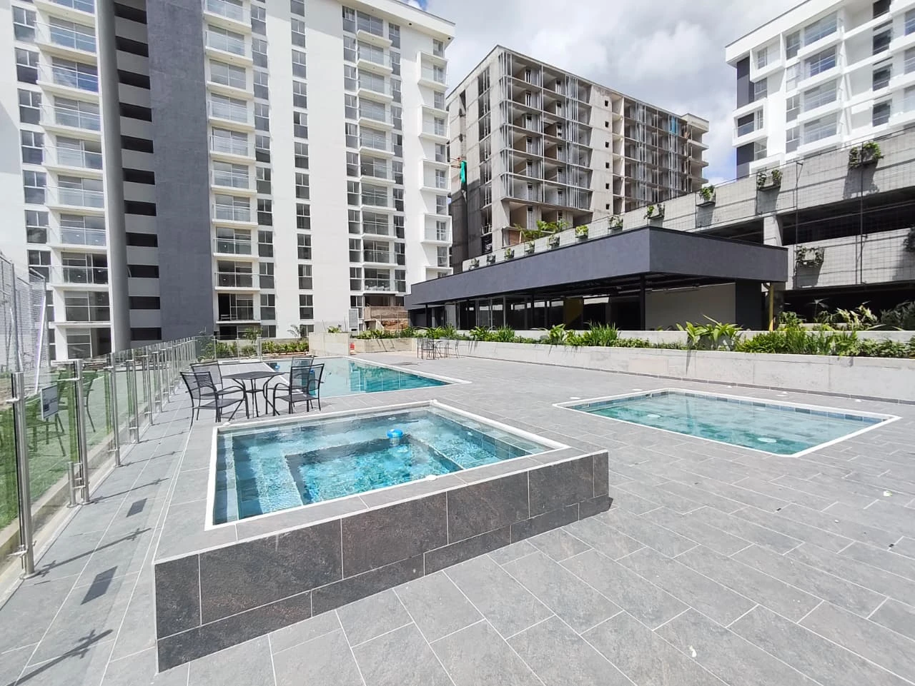 Apartamento en renta nuevo para estrenar enseguida de unicentro