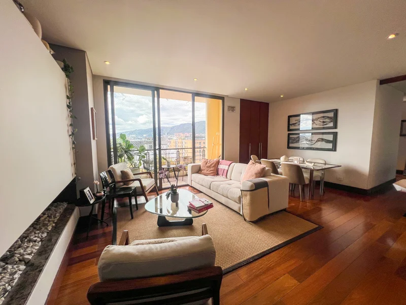 Amplio apartamento Exterior con balcón para arriendo en Chico