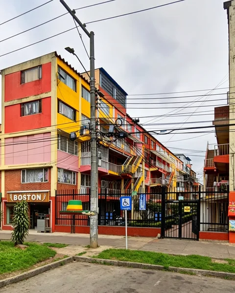 VENDO APARTAMENTO  AMPLIO 1er PISO  BACHUE