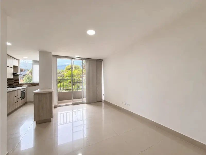 Apartamento cuarto piso loma de San José