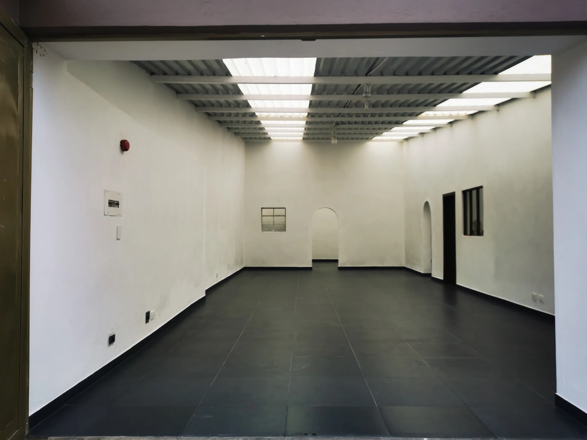 Arriendo bodega para mediana empresa