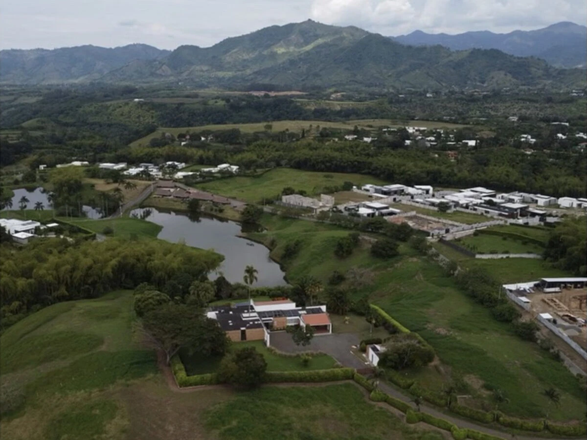 Lote dentro de Malabar para casa campestre — 2.295 m²