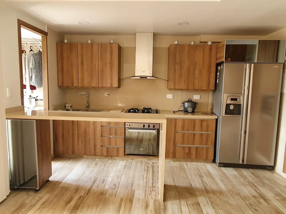 161mts 4 habitaciones 3 vestier 1 closet 3 baños 2 balcones Jacuzzi Sala comedor gr
