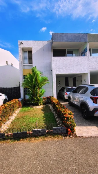 CASA EN VENTA – HACIENDA EL CASTILLO